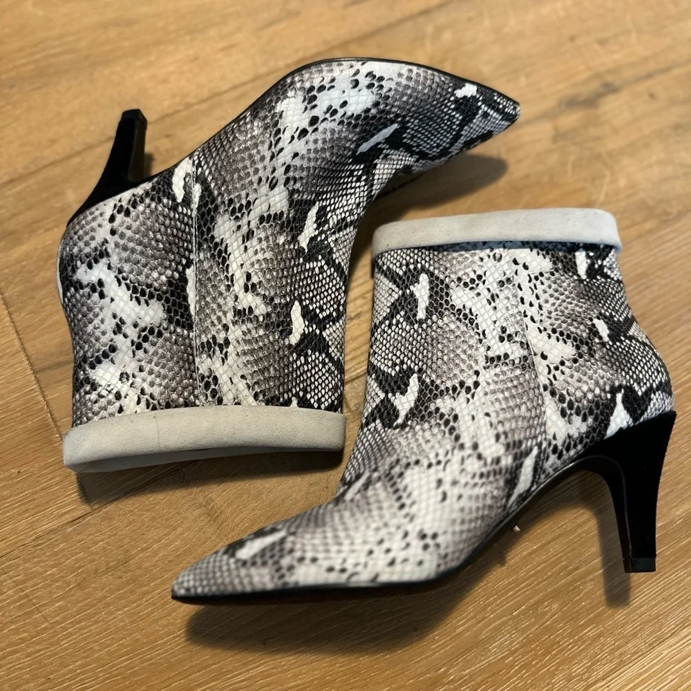 Women’s 42 Gold Olvy Snakeskin Suede Leather Point Toe Kitten Heel Bootie